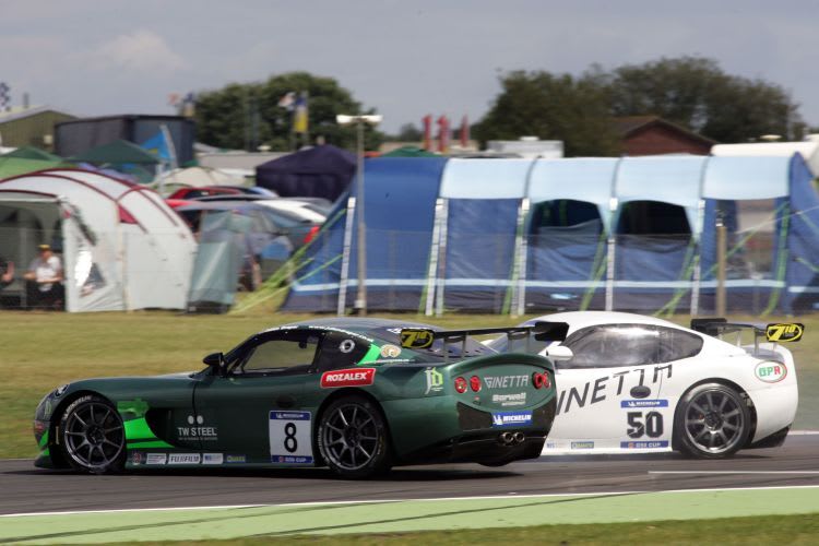 Newey und Draper beim Crash in Snetteron