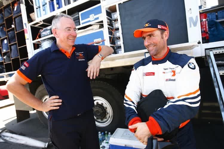 Teamchef Quandt mit seinem Ass Stephane Peterhansel