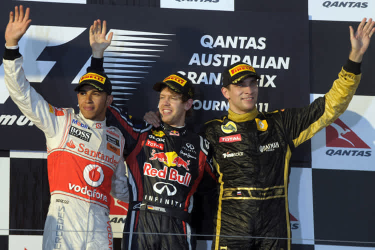 Hamilton (l.i.) fliegt zurück, Vettel bleibt in Asien