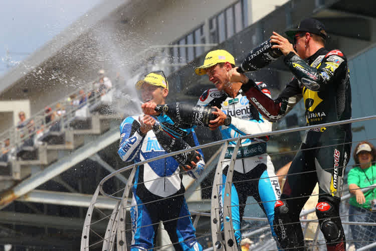 Siegerpodest: Nakagami, Sieger Rabat und Redding (re.)