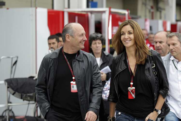 Dennis redet Klartext und scherzt mit Dame