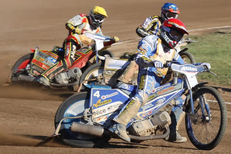 Rune Holta (vorne) siegte in Pardubitz