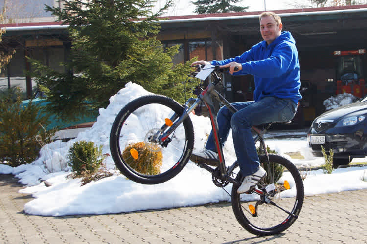 Sirg Schützbach: Wheelies auch ohne Motor