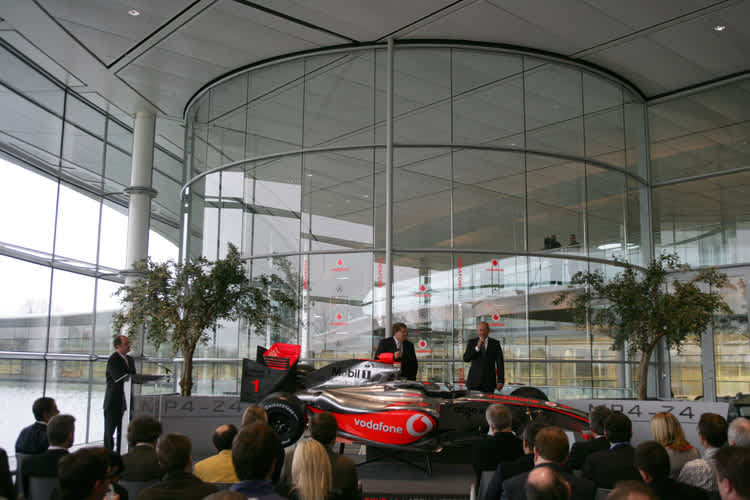 ISS arbeitet am und im McLaren Technology Centre