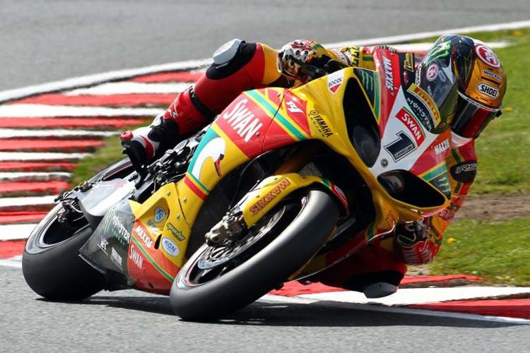 Tommy Hill dominiert in Oulton Park