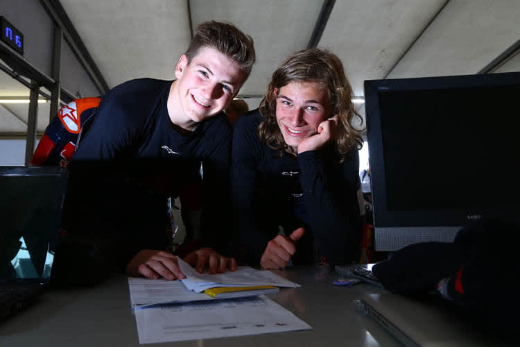 Silverstone: Lukas Trautmann (li.) mit Cup-Leader Karel Hanika