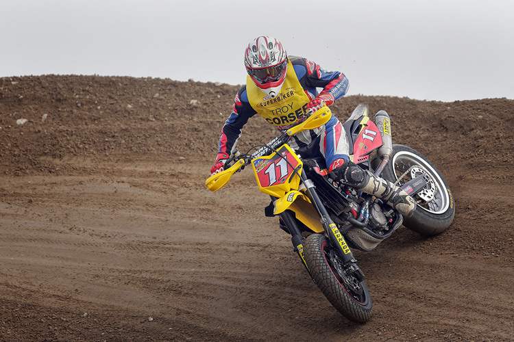 Troy Corser bei seinem Abschied als Rennfahrer 2011