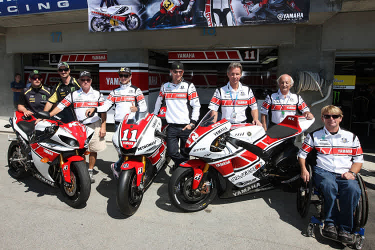 Laguna Seca: Yamaha Team in historischen Farben