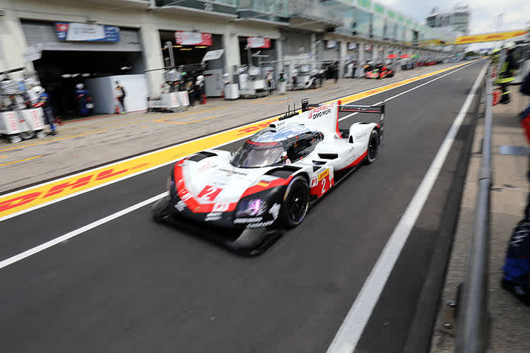 Porsche 919 Hybrid mit Timo Bernhard, Earl Bamber und Brendon Hartley
