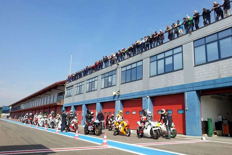 Das sonnige Italien lockt zum Auftakt der Klassik Trophy 2017