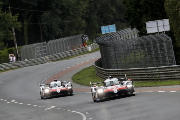 Sind bei den 24h von Le Mans dem Feld entflohen: Die beiden Toyota TS050 Hybrid