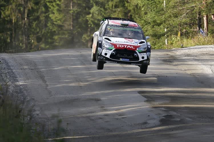 Kris Meeke sprang an die Finnland-Spitze