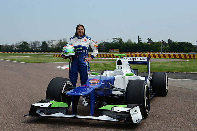 Simona De Silvestro vor ihrer ersten Ausfahrt in Fiorano