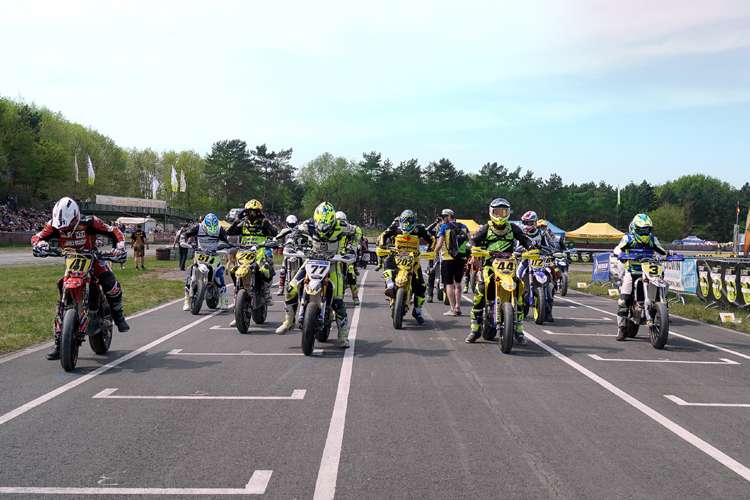 Am kommenden Wochenende fällt in Harsewinkel der Startschuss für die Supermoto-DM 