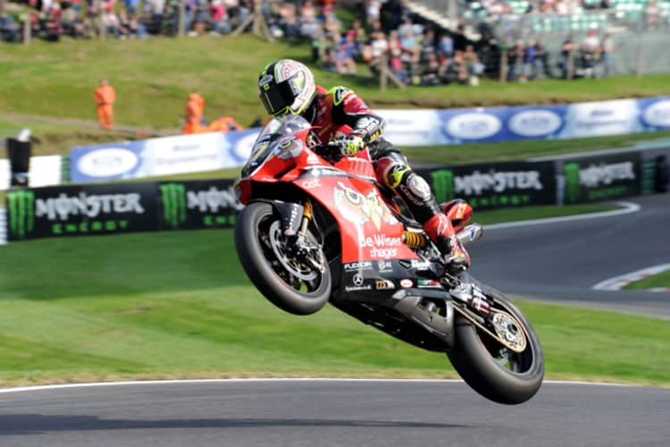 Shane Byrne fliegt über «The Mountain»