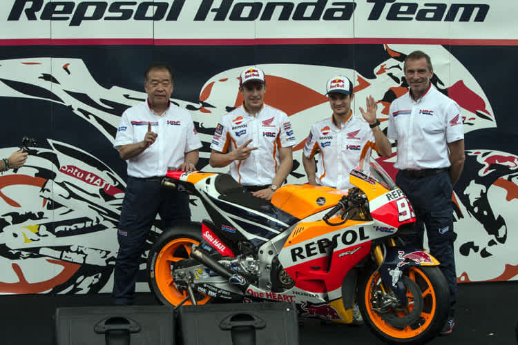 Shuhei Nakamoto, Marc Marquez, Daniel Pedrosa und Livio Suppo (v.l.)