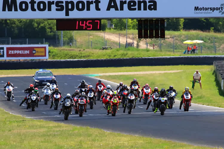 Zum Rennen der ProThunder Allstars gehen alle noch einmal an den Start