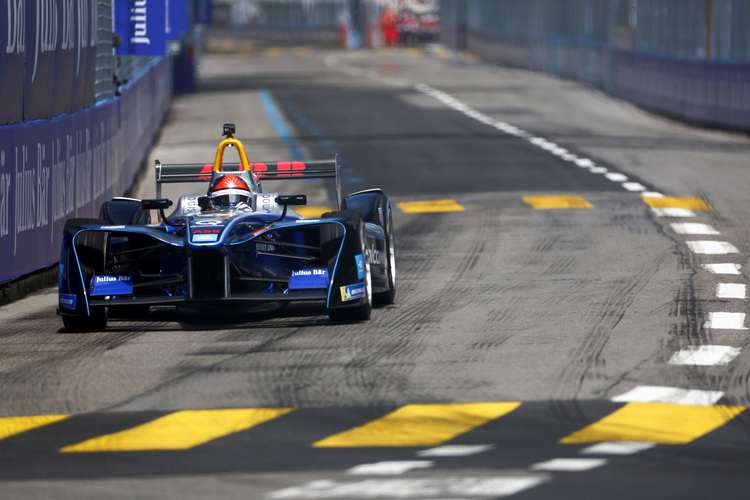 Emerson Fittipaldi durfte in Zürich auf die Strecke