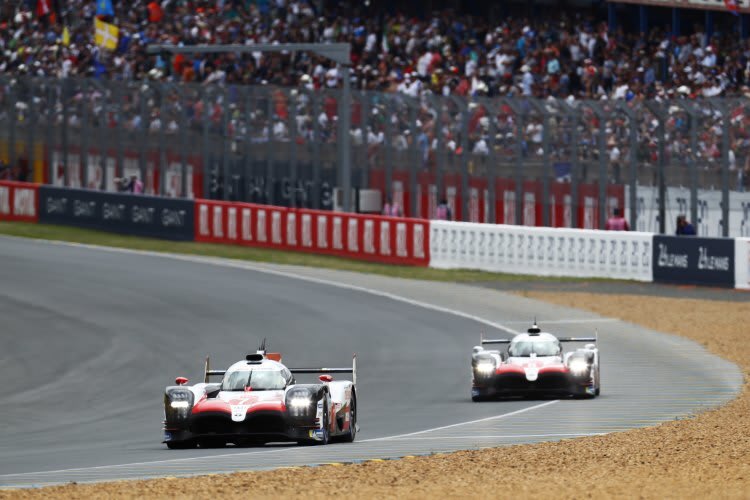 Die beiden Toyota TS050 Hybrid fahren bei den 24h von Le Mans allen davon