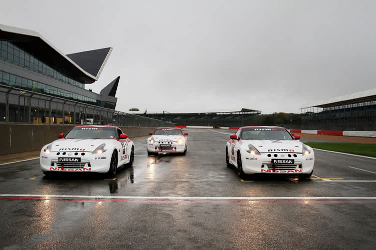 Im Nissan Race Camp wird ein Platz im GT3-Nissan für das 24-Stunden-Rennen herausgefahren