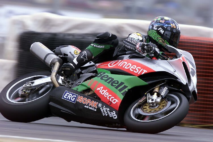 Peter Goddard mit Benelli 2001