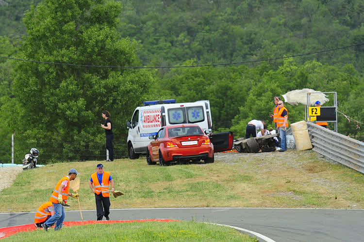 Banger Blick von Axel Kölsch (li) in Richtung seines Fahrers
