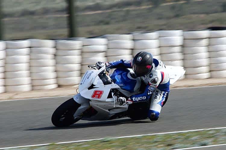 Erster Kontakt von Guy Martin mit der BMW S1000RR