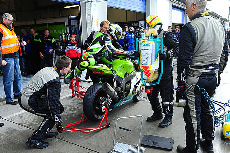 Eine flinke Boxencrew ist wichtiger Bestanteil des Erfolgsrezepts