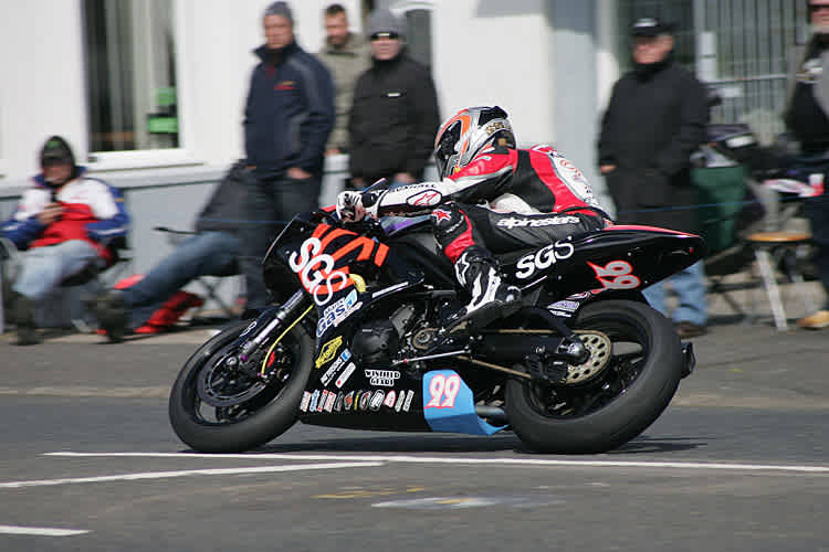Jeremy McWilliams mit der legendären Startnummer 99