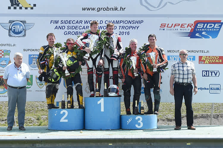 Bachmaier neben Wechselberger, den Brüdern Birchall, Rösinger und Werner (vlnr.)