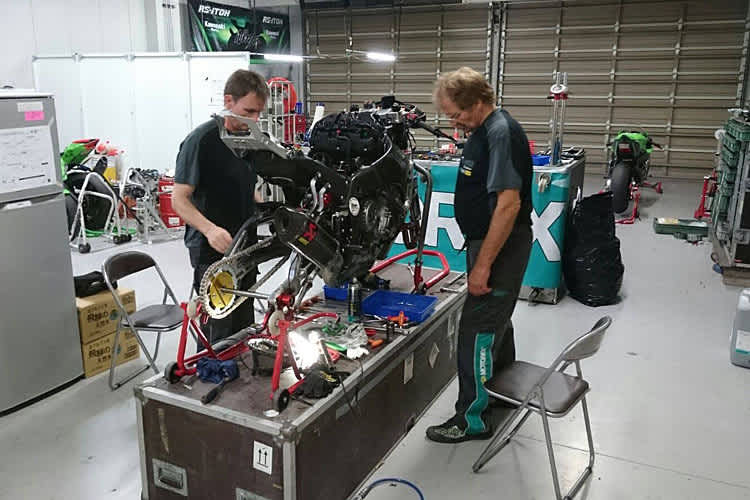 Hanspeter Bolliger auf der Suche nach dem Öl