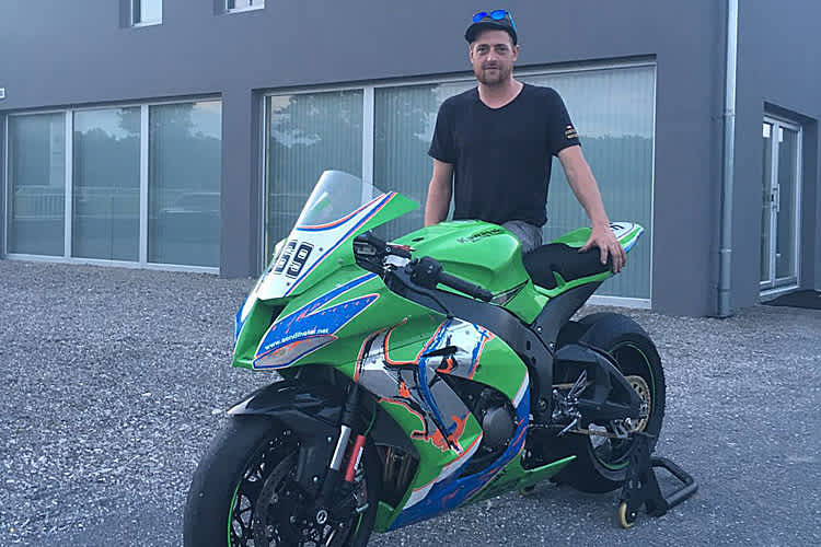 Mit der Kawasaki XZ-10 R steht das neue Motorrad bereit