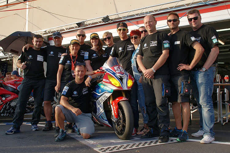 Die versammelte Mannschaft von GERT56 HMT by rs speedbikes