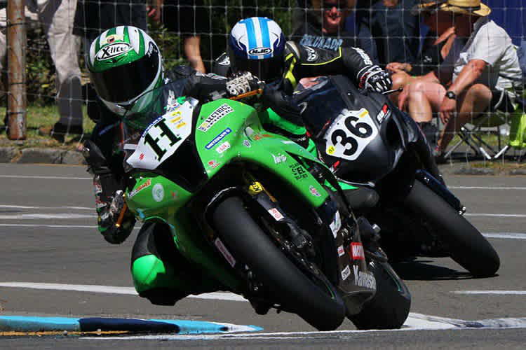 Horst Saiger startete mit den Rängen 5 und 2 in die Suzuki Series