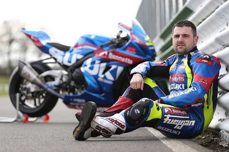 Michael Dunlop mit der neuen Suzuki GSX-R1000