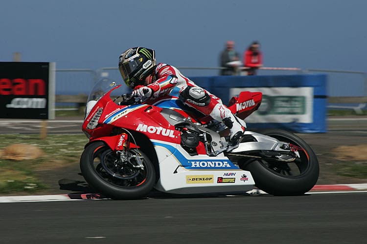 John McGuinness unmittelbar vor seinem Sturz beim North West 200