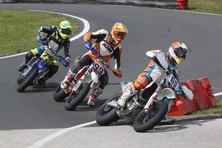 Bauer vor Gattinger und Hitzenberger