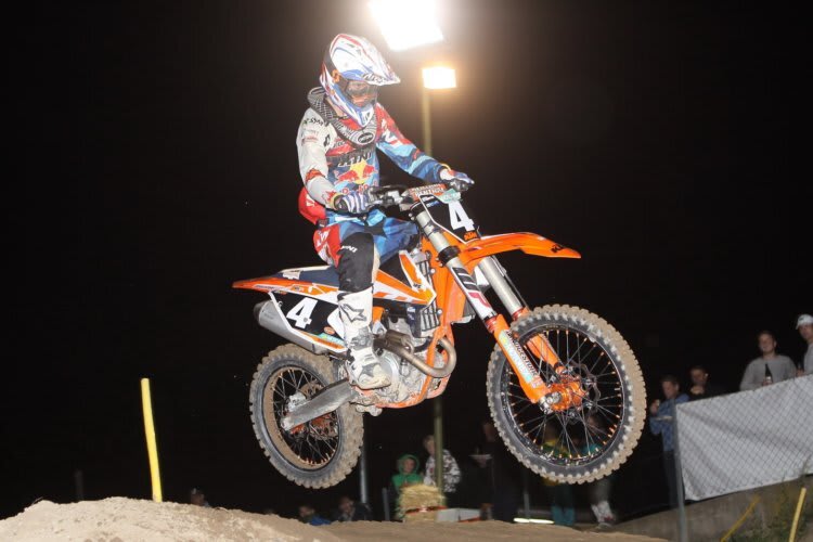 Marcel Staufer gewann das Night Moto Cross in Imbach
