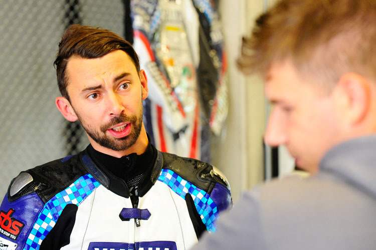 Gerold Gesslbauer im Gespräch mit seinem Techniker Christian Unger