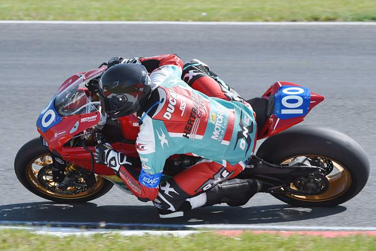 Nekvasil auf der Hertrampf-Ducati beim Heimrennen in Oschersleben
