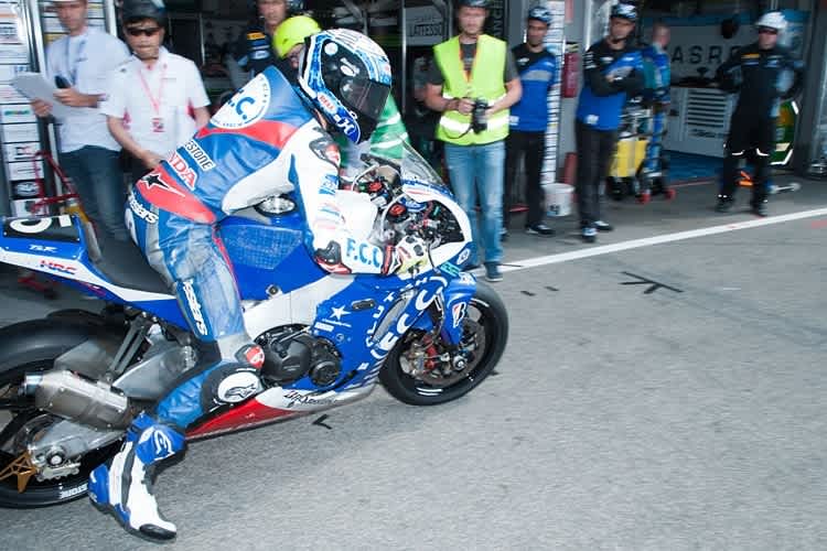 Halbzeitführung für Josh Hook und F.C.C. TSR Honda France