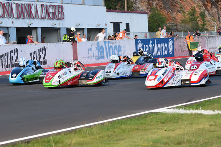 Zweiter Start: Streuer (4), Reeves (77), Päivärinta (44), Birchall (16), Wyssen (41)