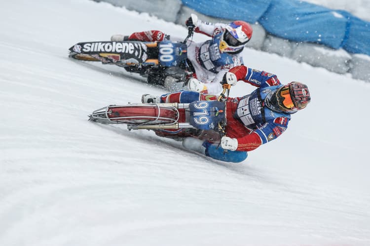 Dmtri Khomitsevich vor Franz Zorn