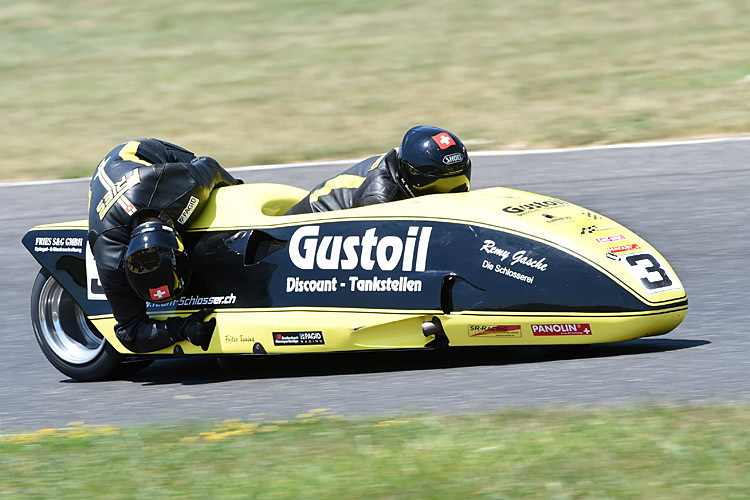 Das Schweizer Seitenwagen-Duo Markus Schlosser und Marcel Fries