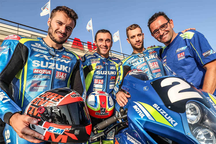 Etienne Masson, Vincent Philippe und Gregg Black mit ihrem neuen Teamchef Damien Saulnier (vrnl.)