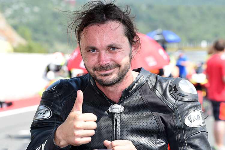 Daumen hoch bei Gerald Gruber für das Finale der IOEM Superstock 600 in Most