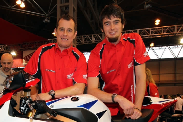 John McGuinness (41) und Conor Cummins (27/rechts)