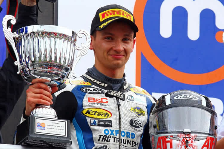 Ein Sieg und ein zweiter Platz beim Supersport-Finale 2013 in Brands Hatch