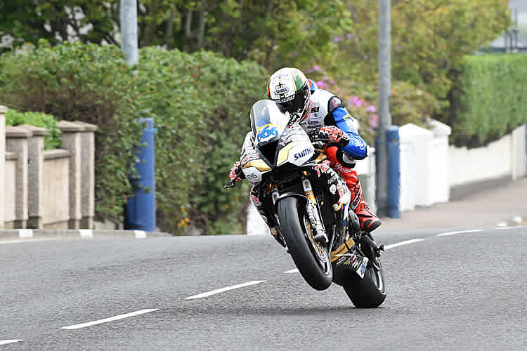 Peter Hickman auf der Triumph Daytona 675 gehört der Vergangenheit an