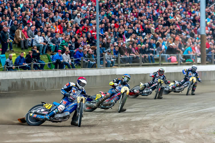 Kann auch gut starten: Jörg Tebbe (21) vor Michael Härtel und Erik Riss